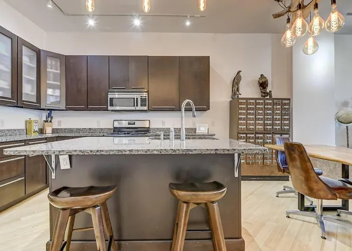 Lovely 2-bedroom Unit In * Springfield
