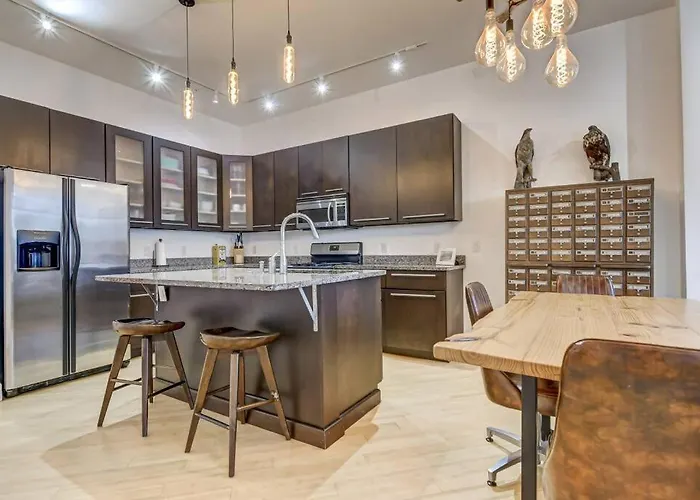 Lovely 2-bedroom Unit In Springfield