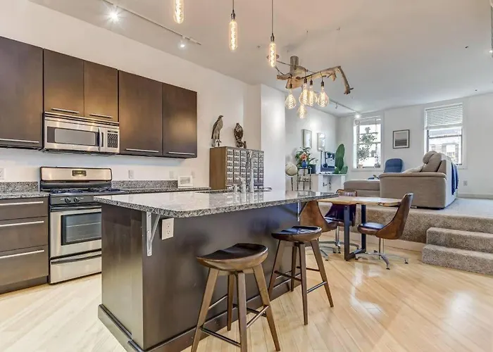 Lovely 2-bedroom Unit In * Springfield