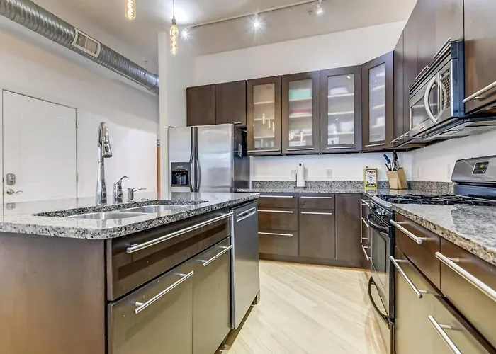 Apartment Lovely 2-bedroom Unit In *